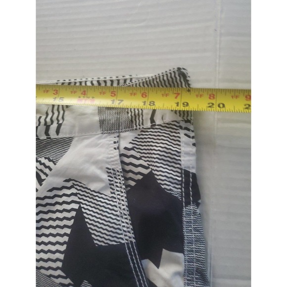 American Rag Men Black White Geometric Print Zip Closure Pockets Swim Trunks 36 - Picture 10 of 12